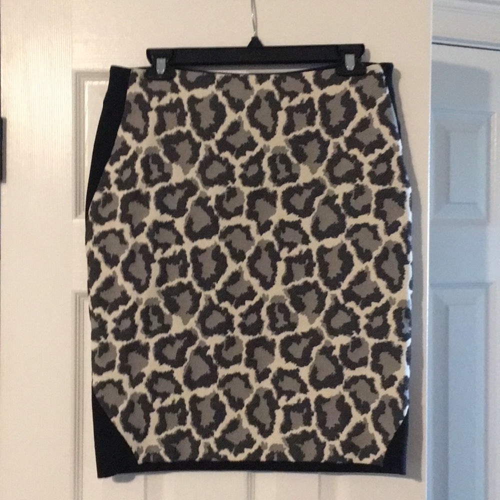🆕 Authentic DVF skirt size 8 perfect condition